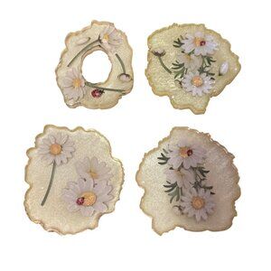Vtg Lucite Daisy Coasters Set of 4 Cottage Country Spring  Retro 3.25" x 3.5"